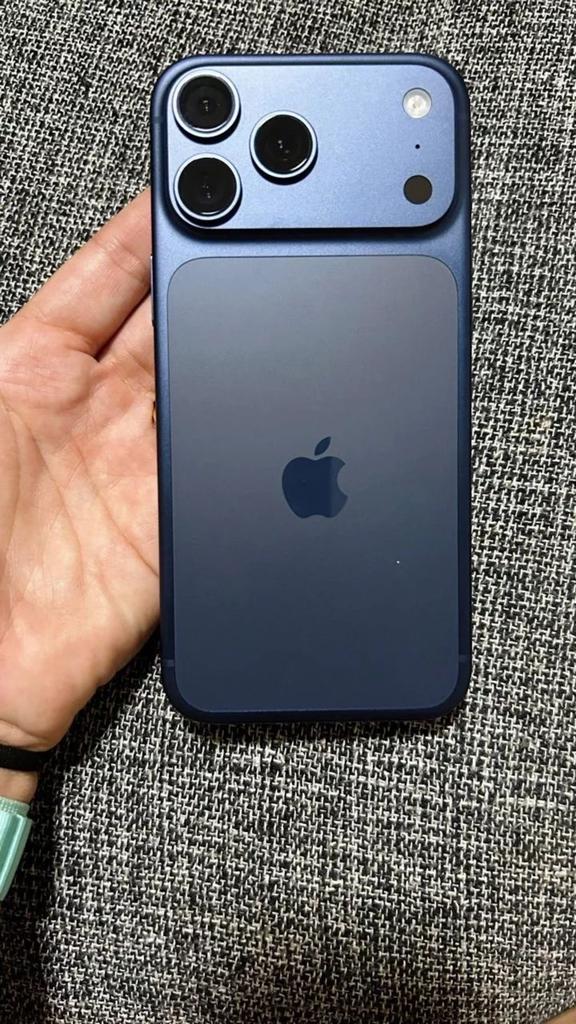 iPhone 17 Pro Max Blauw - Nieuwste Model, Nieuw, Ophalen of Verzenden, Zonder simlock, Zonder abonnement
