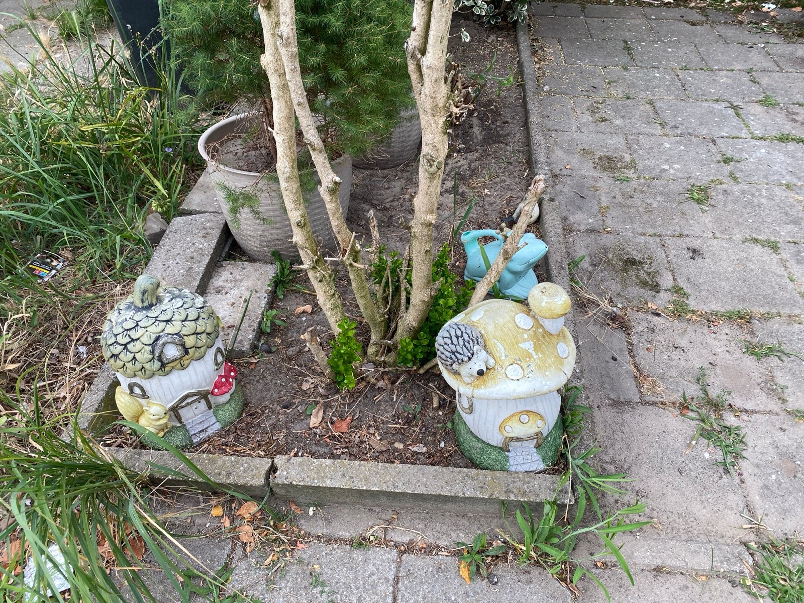 3 Tuinbeelden en gieter gratis, Ophalen, Gebruikt, Overige materialen, Overige typen