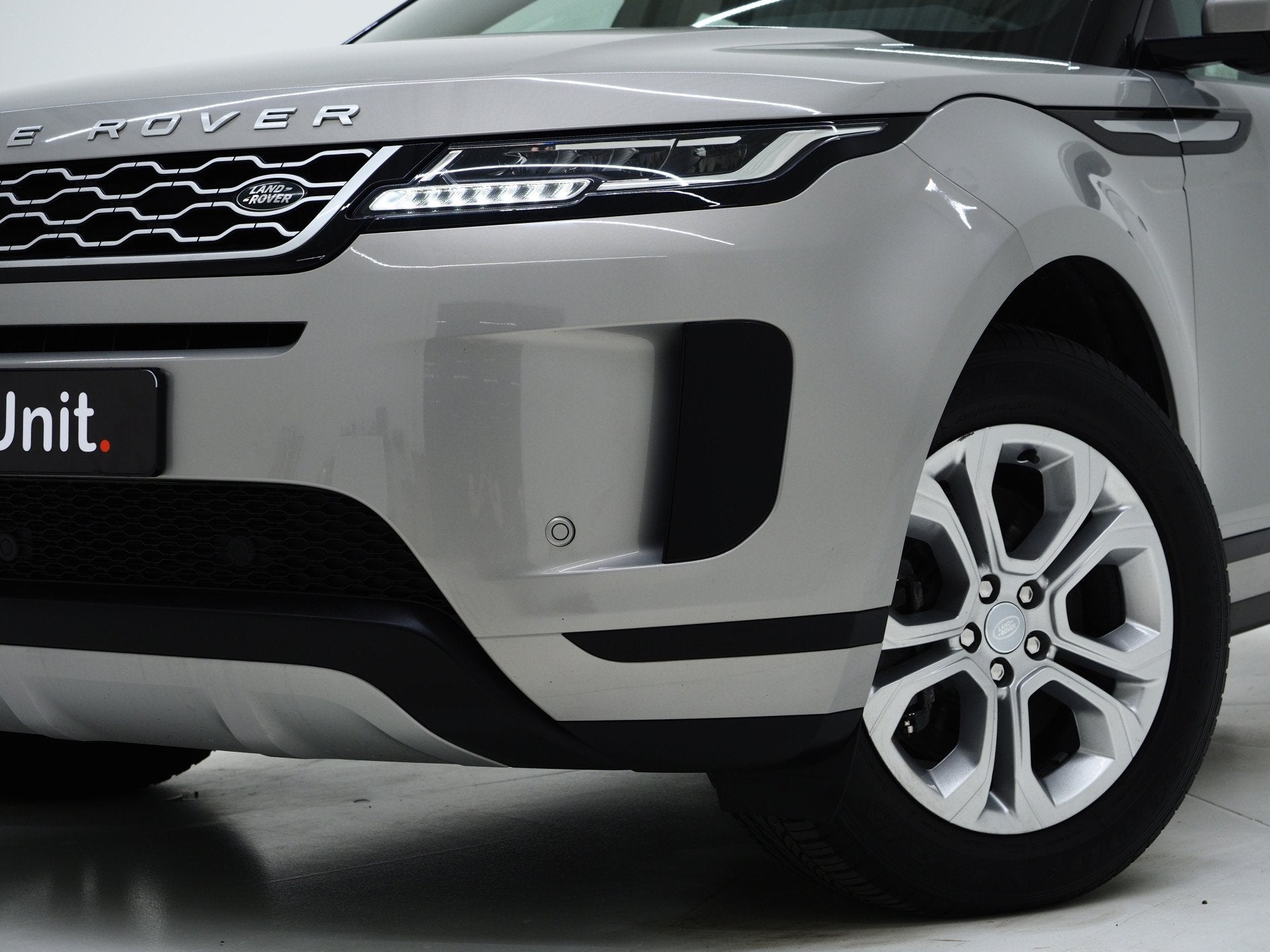 Land Rover Range Rover Evoque 1.5 P300e AWD | Panoramadak |, Auto's, Automaat, Bedrijf, SUV of Terreinwagen, Zilver of Grijs