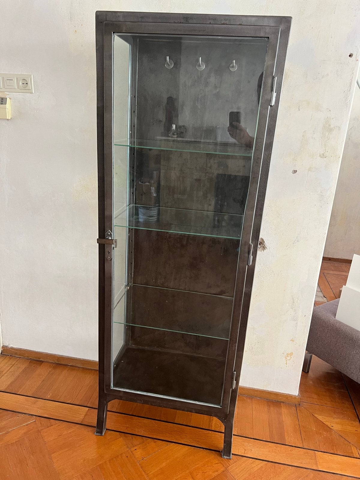 Robuuste stalen apothekerskast vitrinekast met glasplaten, Huis en Inrichting, Ophalen, Gebruikt, 50 tot 100 cm, Metaal