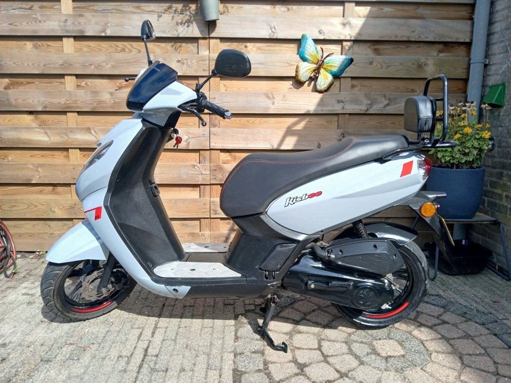 Te koop Peugeot kisbee Scooter 49 cc gele kenteken TEAB, Ophalen, Gebruikt, Overige modellen, Maximaal 45 km/u