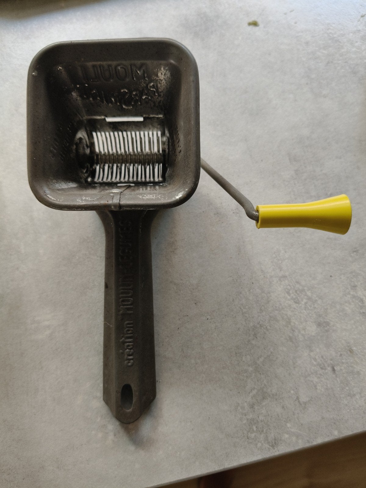 Vintage LIUOM MOULIN-LEGUMES groentemolen/rasp, Ophalen of Verzenden