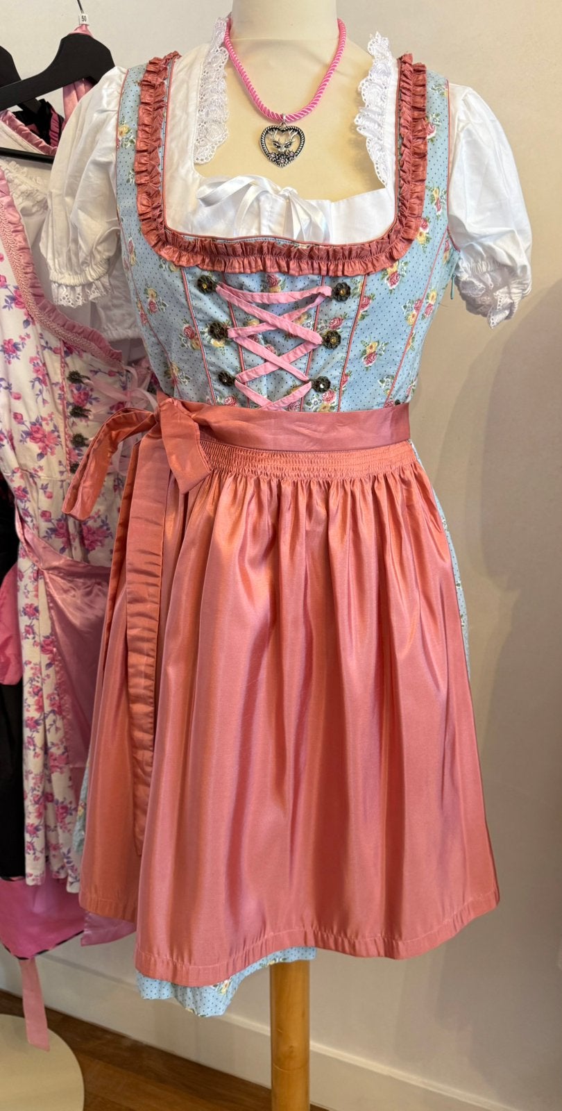 Tiroler dirndl maat 38 met short van Marjo trachten, Ophalen of Verzenden, Zo goed als nieuw, Maat 38/40 (M), Carnaval