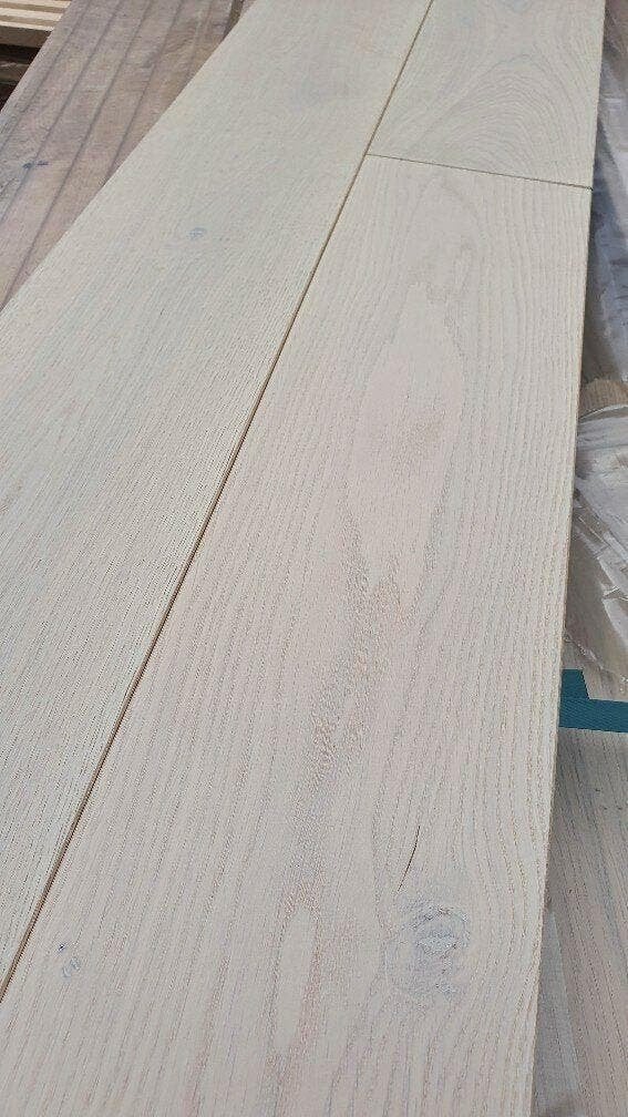 ACTIE, RESTPARKET; 40.3 M2 MASSIEF EIKEN, EXTRA WIT GEOLIED, 75 m² of meer, Wit, Nieuw, Ophalen