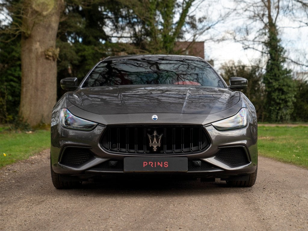 Maserati Ghibli Trofeo 3.8 V8 580pk | Atelier int. | 1e eige, Auto's, Maserati, Automaat, Gebruikt, Met garantie (alle), Leder
