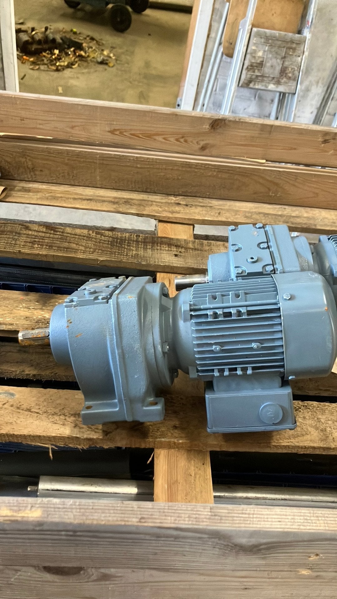 Elektromotor met vertragingskast, Doe-het-zelf en Verbouw, Motoren, Ophalen of Verzenden, Nieuw, Elektromotor, Minder dan 1400 rpm