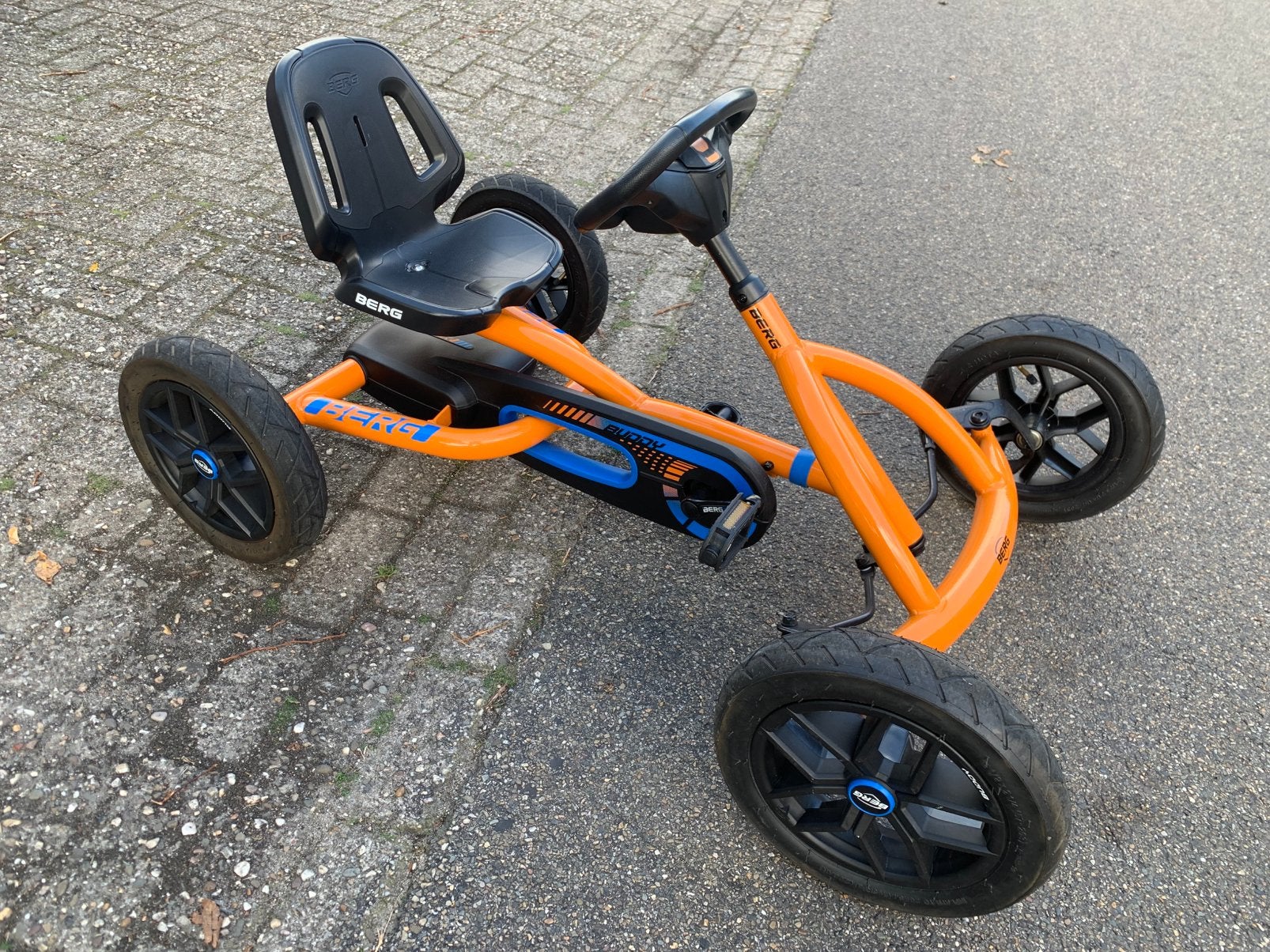 Zo goed als nieuwe Berg buddy bfr skelter ( oranje 3/8 jr ), Ophalen, Zo goed als nieuw, Berg