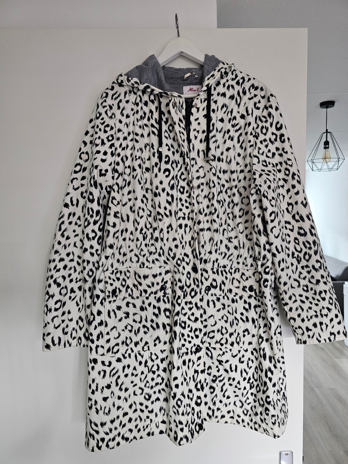 Regenjas met print maat 46, Kleding | Dames, Ophalen of Verzenden, Zo goed als nieuw, Maat 46/48 (XL) of groter