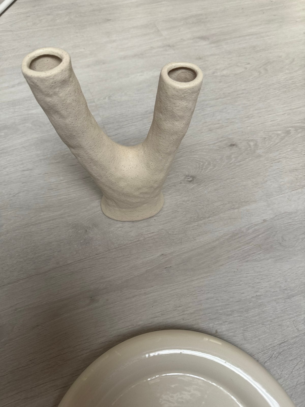 Beige decoratieve vaas - uniek design, Beige, Ophalen of Verzenden, Zo goed als nieuw, Geschikt voor droogbloemen