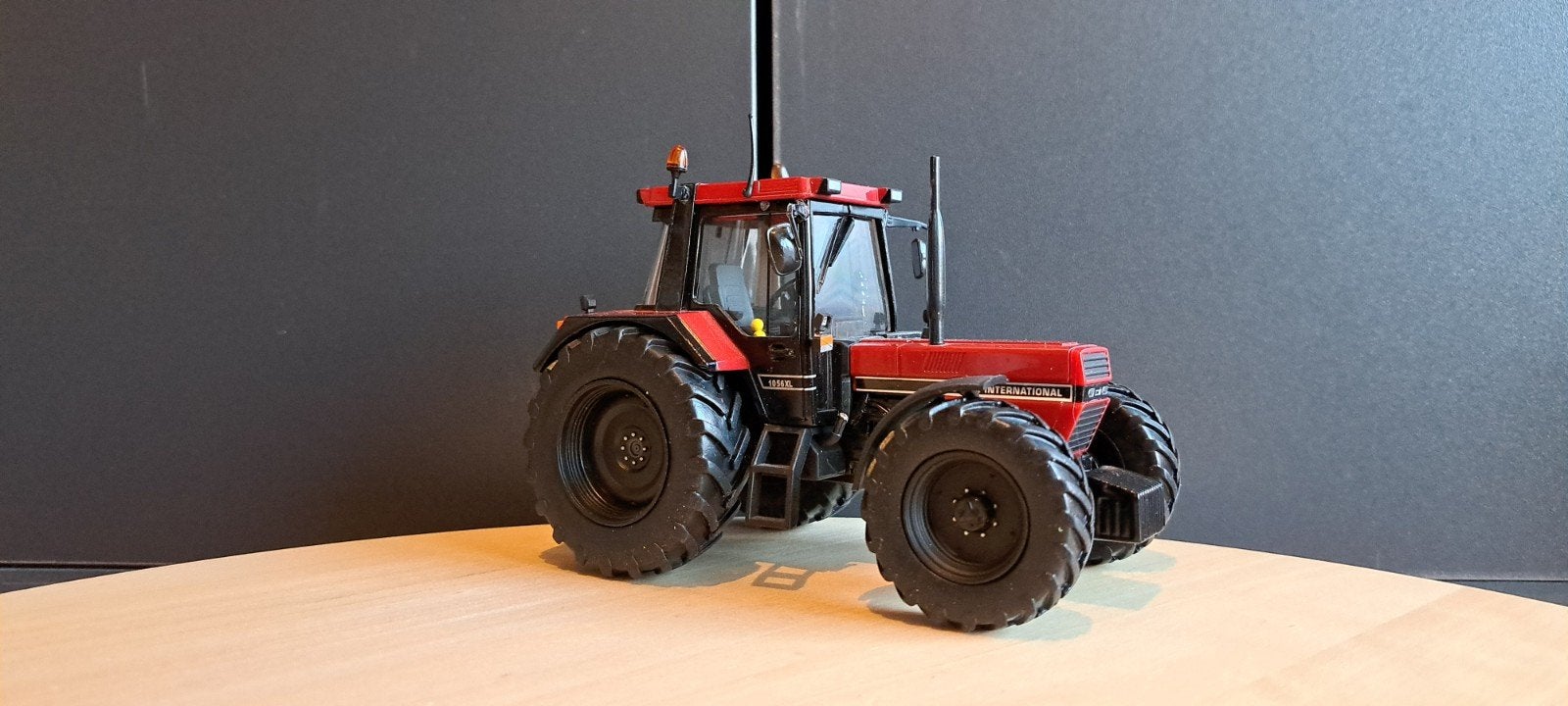Verbouwde Case International 1056xl, Ophalen of Verzenden, Zo goed als nieuw, Tractor of Landbouw, Britains