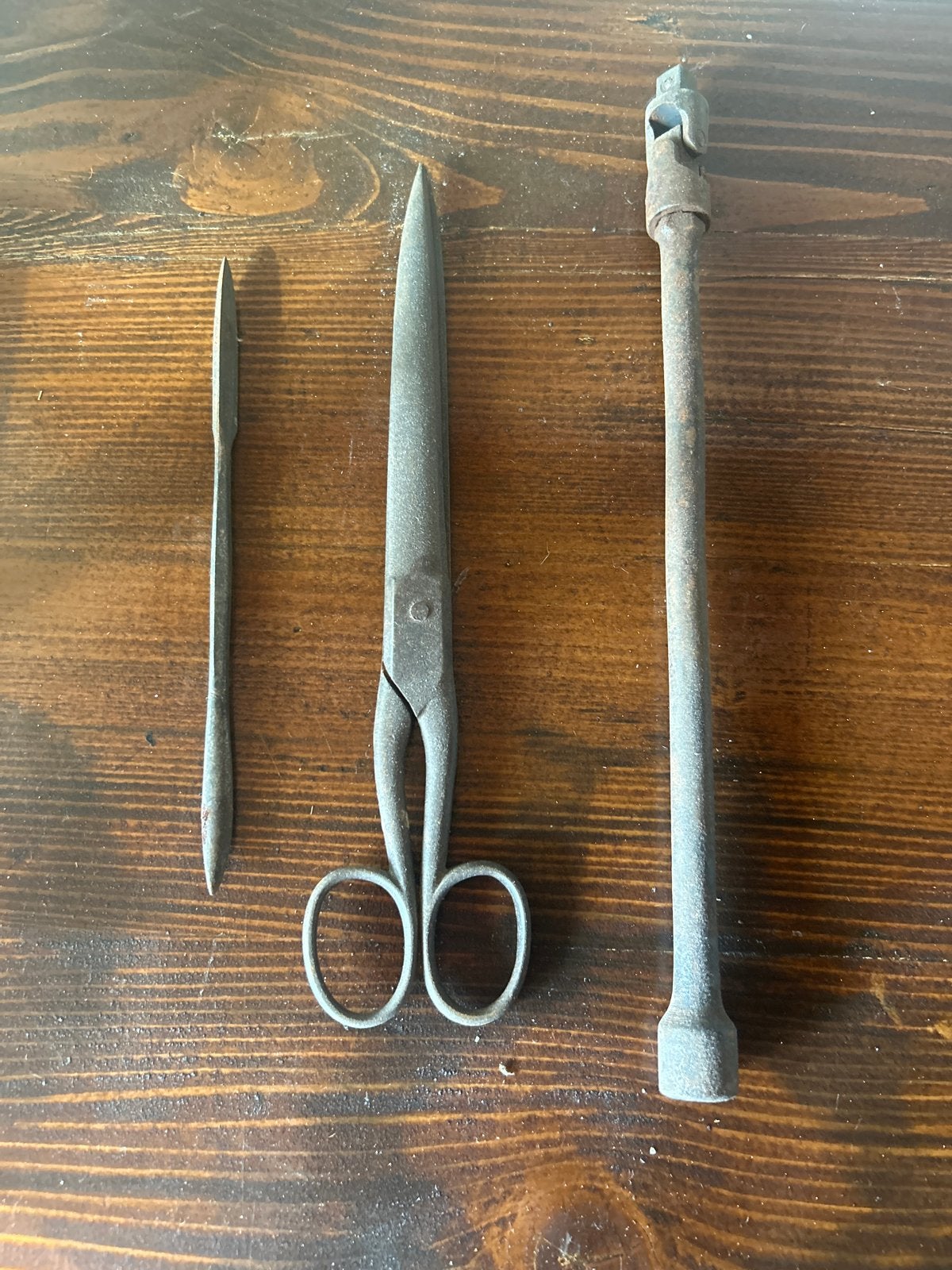 Antieke Gereedschappen Collectie: Schaar, Stift, Dopsleutel, Antiek en Kunst, Ophalen of Verzenden