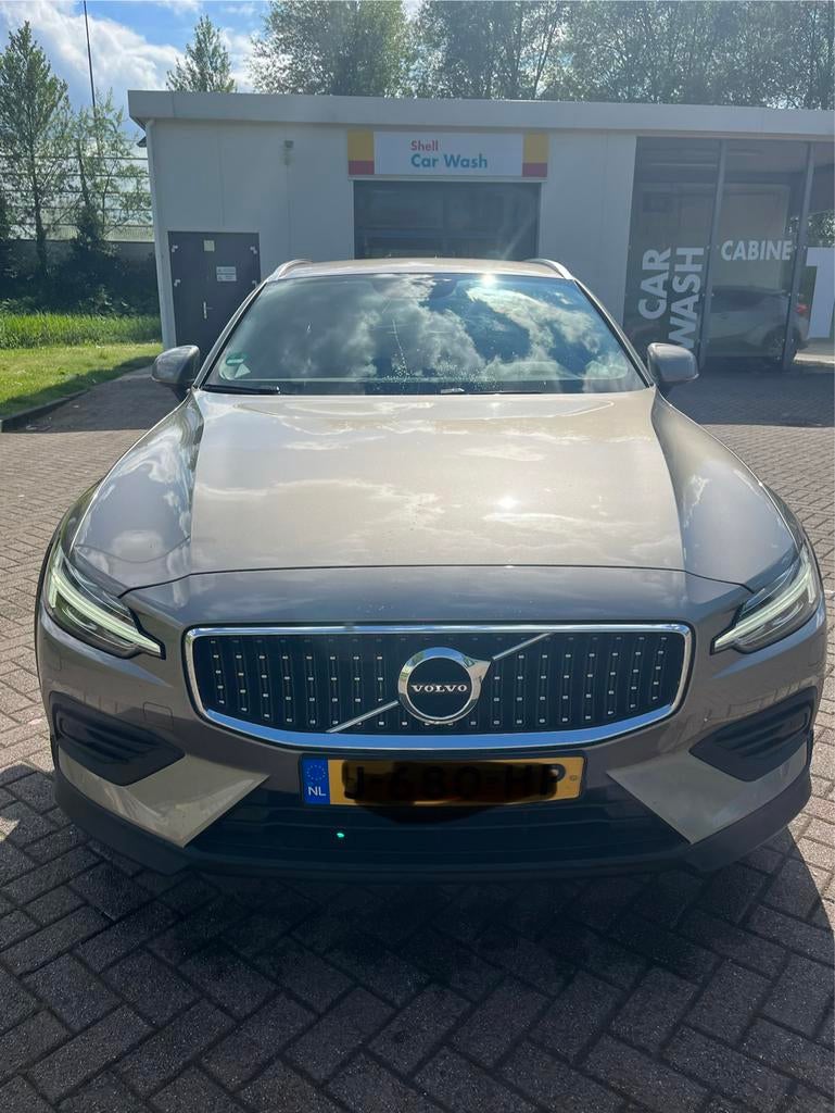 Volvo V60 D4 190pk AWD Geartronic 2019 Grijs Cross Country, Automaat, Diesel, Vierwielaandrijving, Te koop