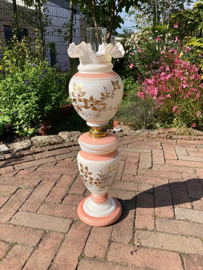 Een vintage Opaline olielamp, Ophalen