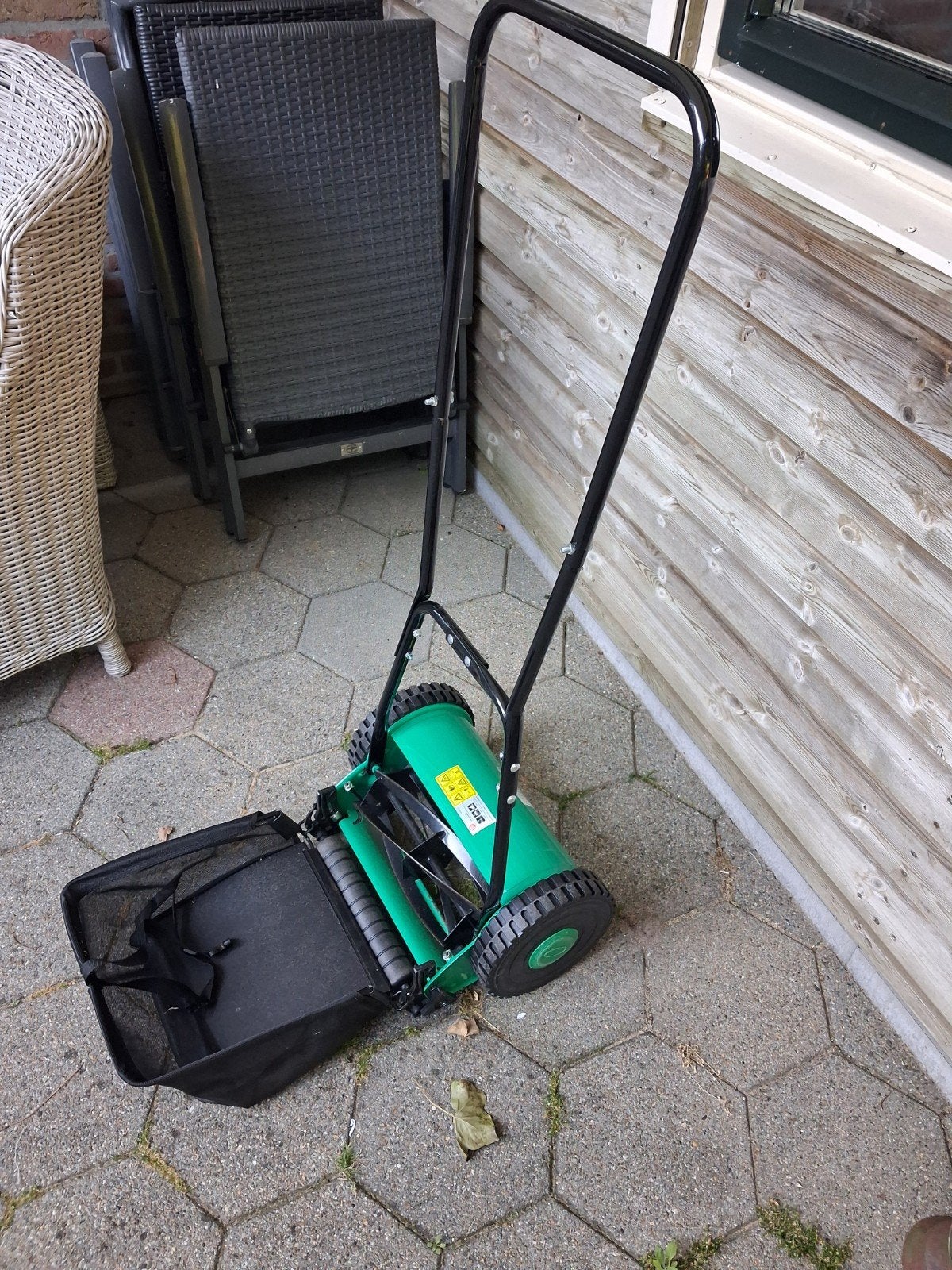 Best Budget grasmaaier met opvangbak,   hand bediend, Tuin en Terras, Grasmaaiers, Handgrasmaaier, Ophalen of Verzenden, Zo goed als nieuw