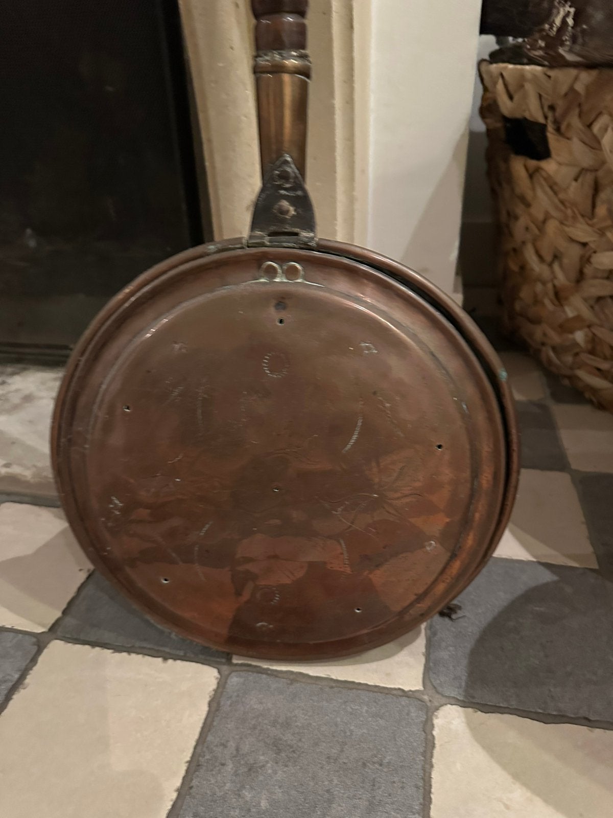 Antieke beddenpan, Ophalen