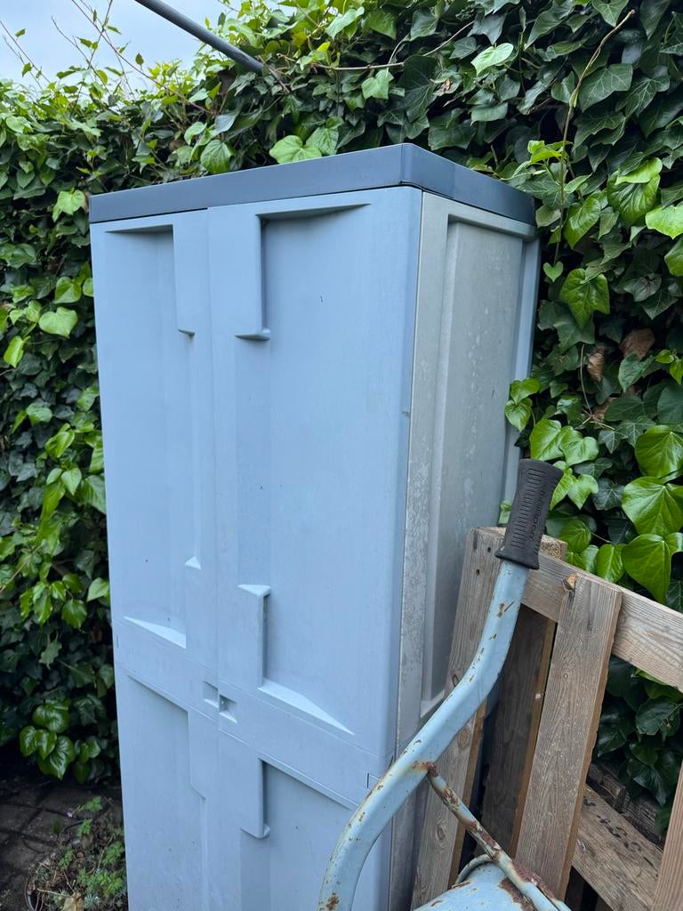 Kunststof Tuinkast met 3 Legplanken - Gebruikt, Tuin en Terras, Ophalen, Gebruikt, Kunststof