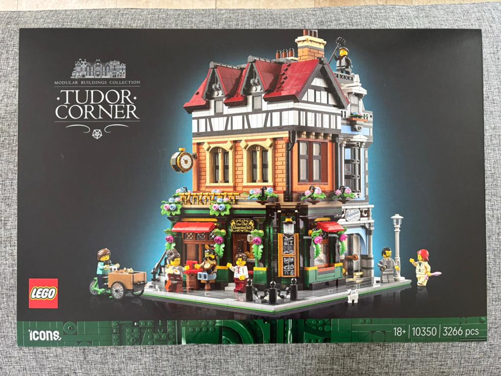 Lego 10350 Tudor Corner nieuw, Overige thema's, Lego, Nieuw, Ophalen of Verzenden