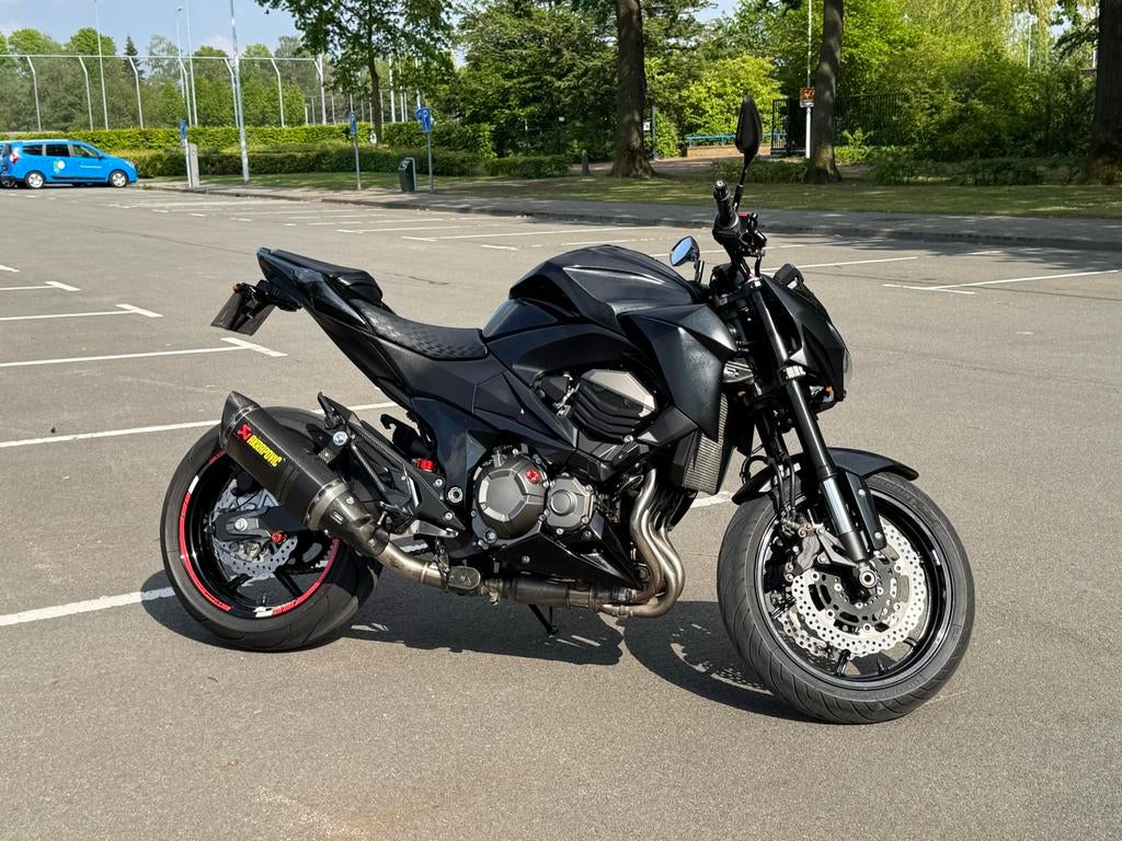 Kawasaki Z800 Naked Bike - Akrapovic performance, Motoren, Motoren | Kawasaki, Sportuitlaat, 4 cilinders, Motorrijbewijs A, Gebruikt