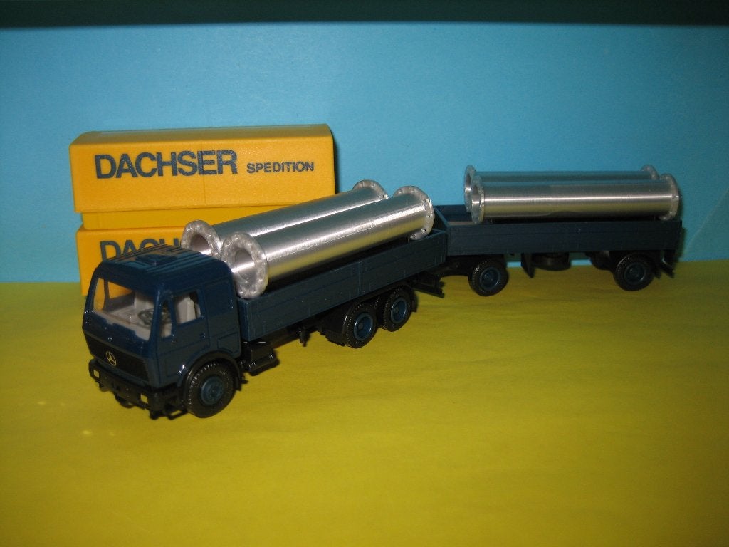 LA-3  Dachser MERCEDES combi met lading buizen Herpa, Ophalen of Verzenden, Zo goed als nieuw, Bus of Vrachtwagen, Herpa