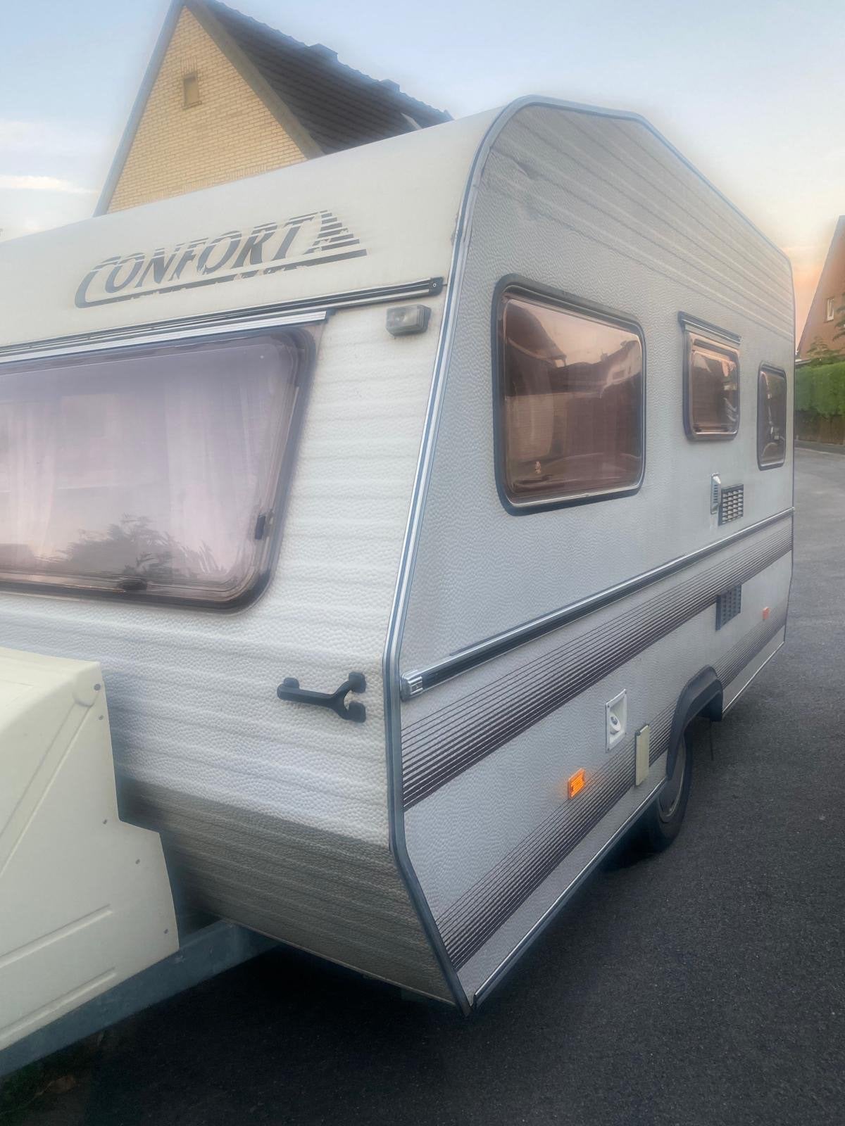 Chateau Confort 380 - Goed onderhouden, zonnepaneel, Caravans en Kamperen, Chateau, Koelkast, Particulier, 500 - 750 kg