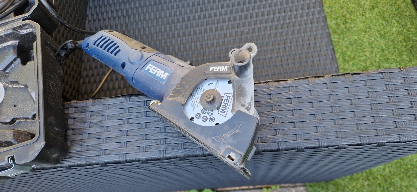 Ferm Mini Handcirkelzaag Type CSM 1043, Doe-het-zelf en Verbouw, Minder dan 30 mm, Gebruikt, Cirkelzaag, Ophalen of Verzenden