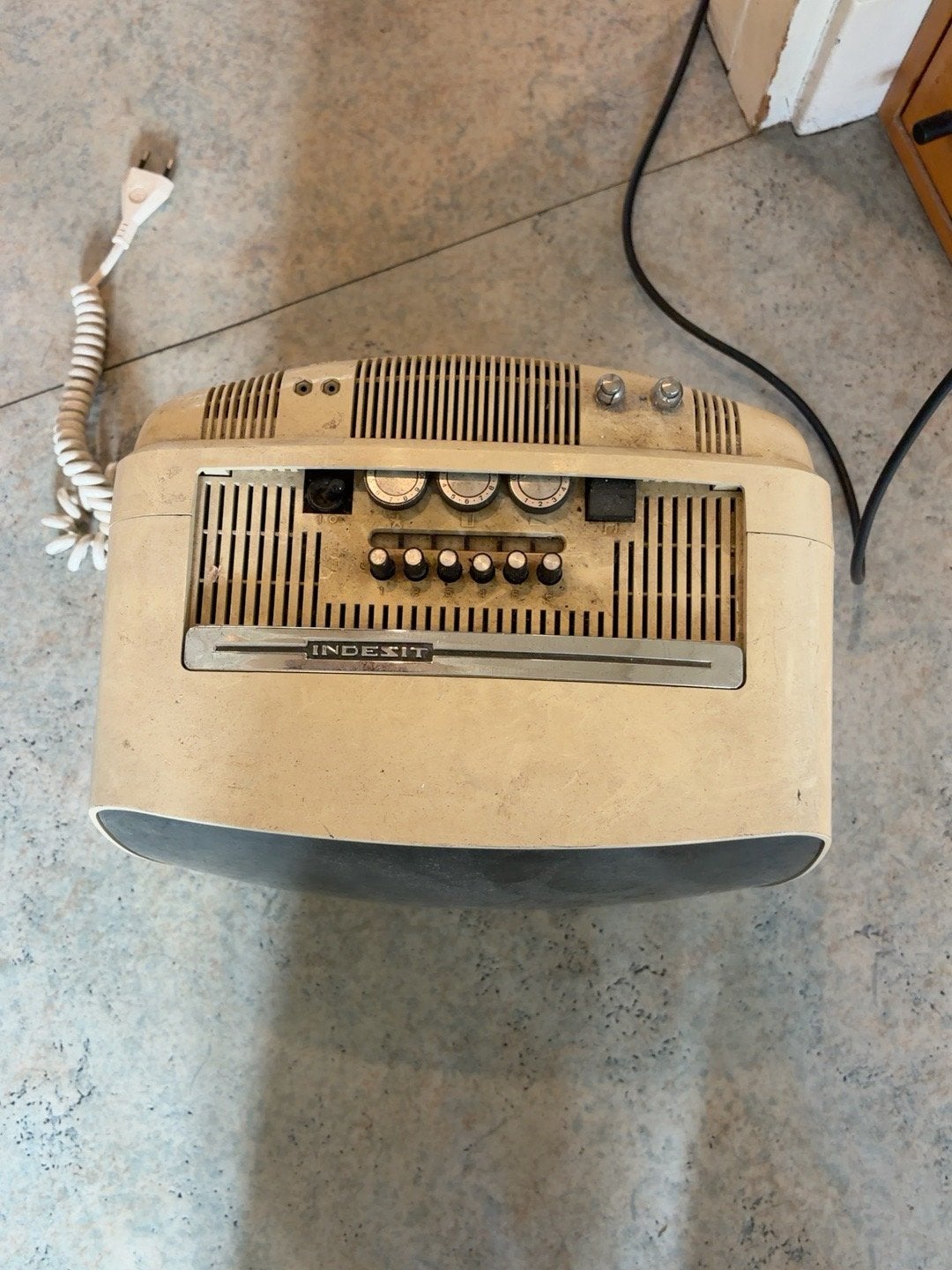 Foto 4 van Vintage Indesit TV - Model T12 SI MATR. 701