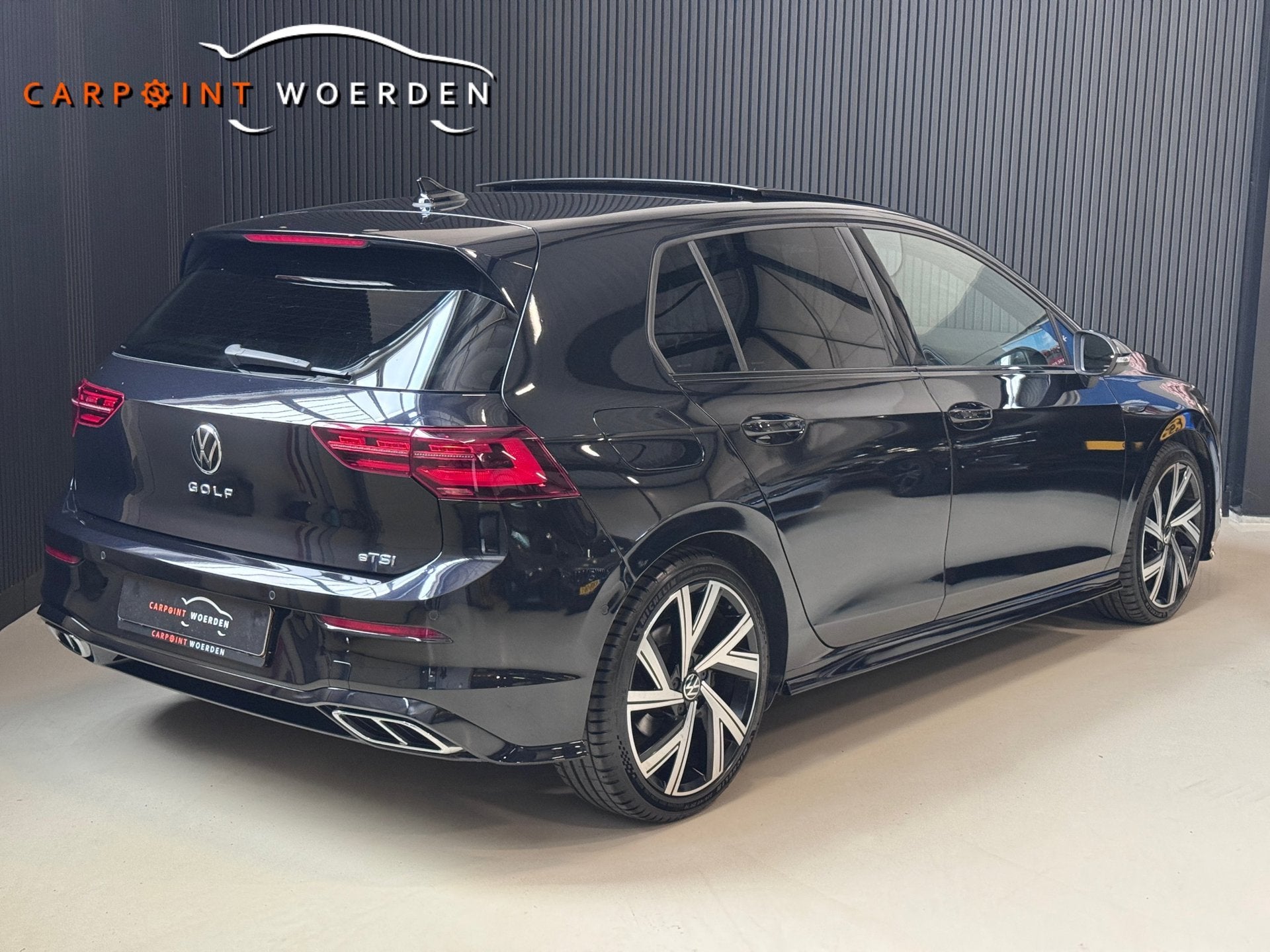 Volkswagen GOLF 1.5 eTSI R-Line PANO | CAMERA | IQ LED | Bli, Auto's, 4 cilinders, 150 pk, Zwart, Bedrijf