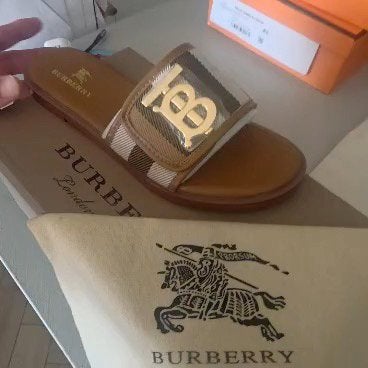 Burberry slippers (dames), Ophalen of Verzenden, Nieuw, Leer, Overige merken