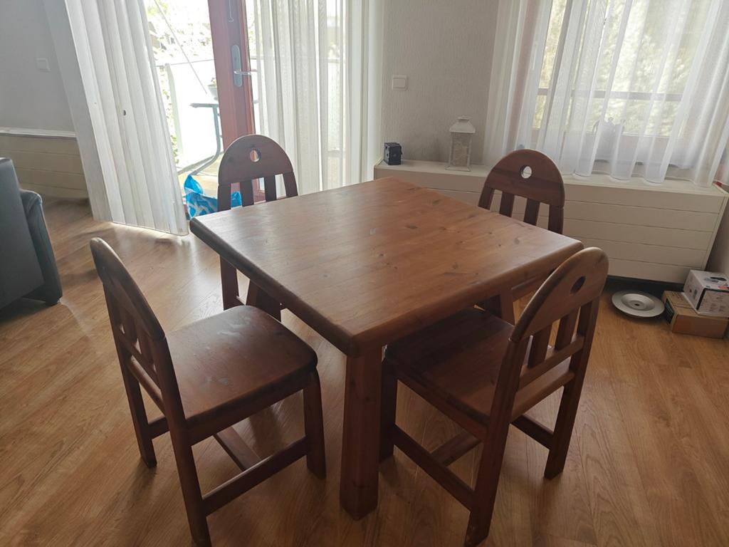 Wasa Möbel grenen eettafel met 4 stoelen, Huis en Inrichting, Tafels | Eettafels, Ophalen, Gebruikt, Rustiek, Vierkant