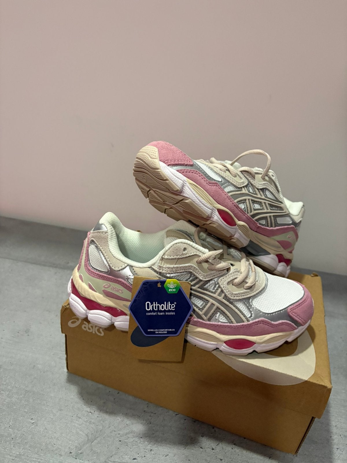 Asics schoenen nieuw maat 39, Ophalen of Verzenden, Zo goed als nieuw, Zwart, Sportschoenen
