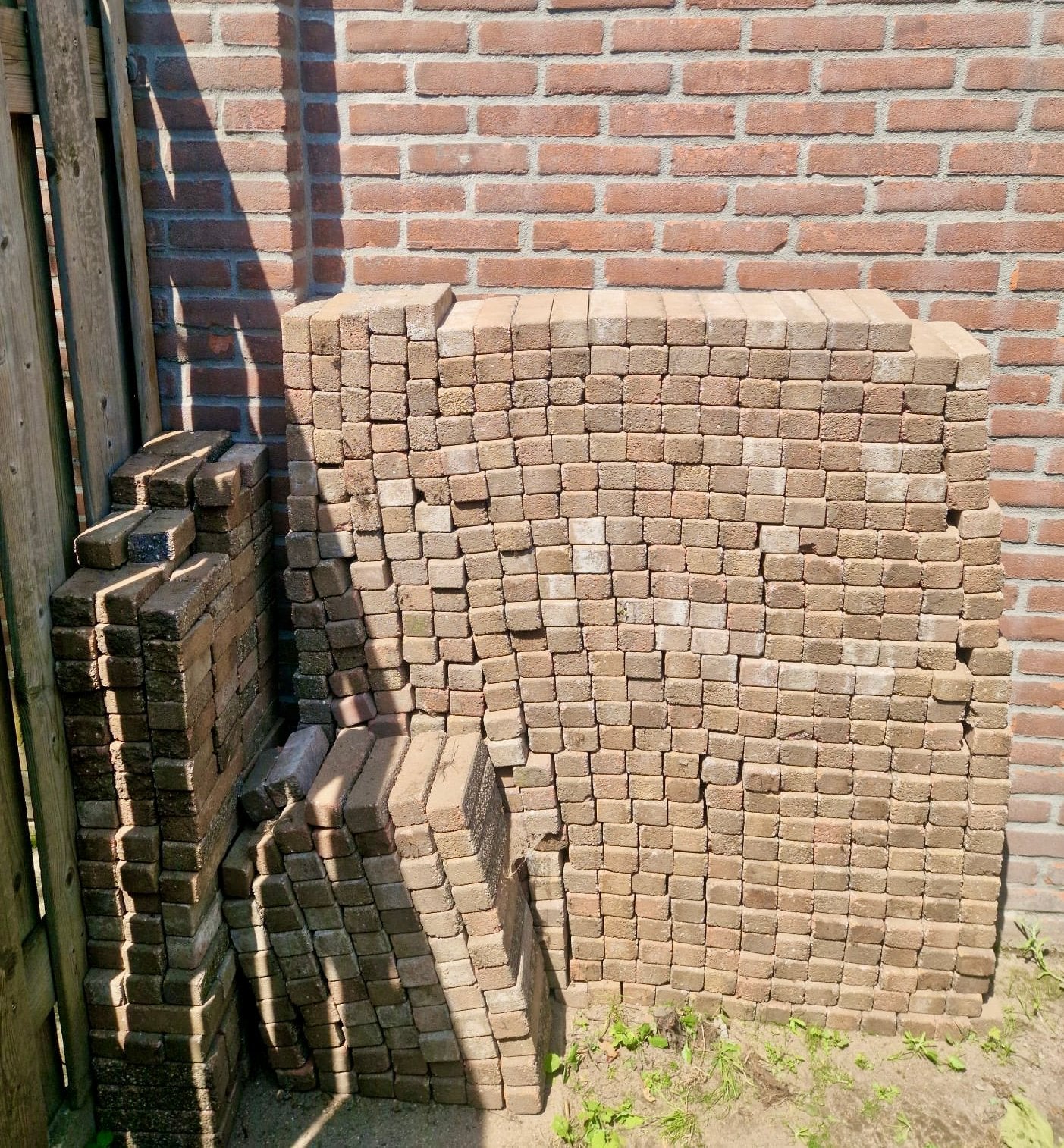 Ongeveer 6 vierkante meter klinkers GRATIS ophalen in Ehv, Ophalen, Gebruikt, Klinkers, 5 tot 10 m²