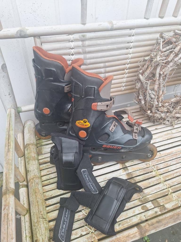 Bauer V-Tech 7 skeelers maat 41 inclusief handbescherming, Sport en Fitness, Gebruikt, Bauer, Ophalen of Verzenden, Inline skates 4 wielen