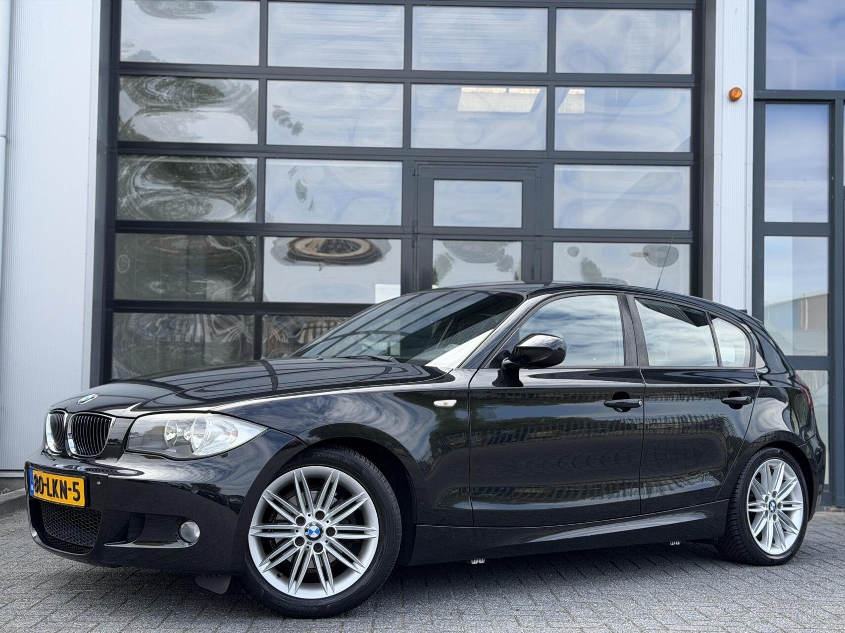 BMW 1-serie 116i High Executive / M-Sport / Navi / Cruise, 1-Serie, Euro 5, Achterwielaandrijving, 4 cilinders