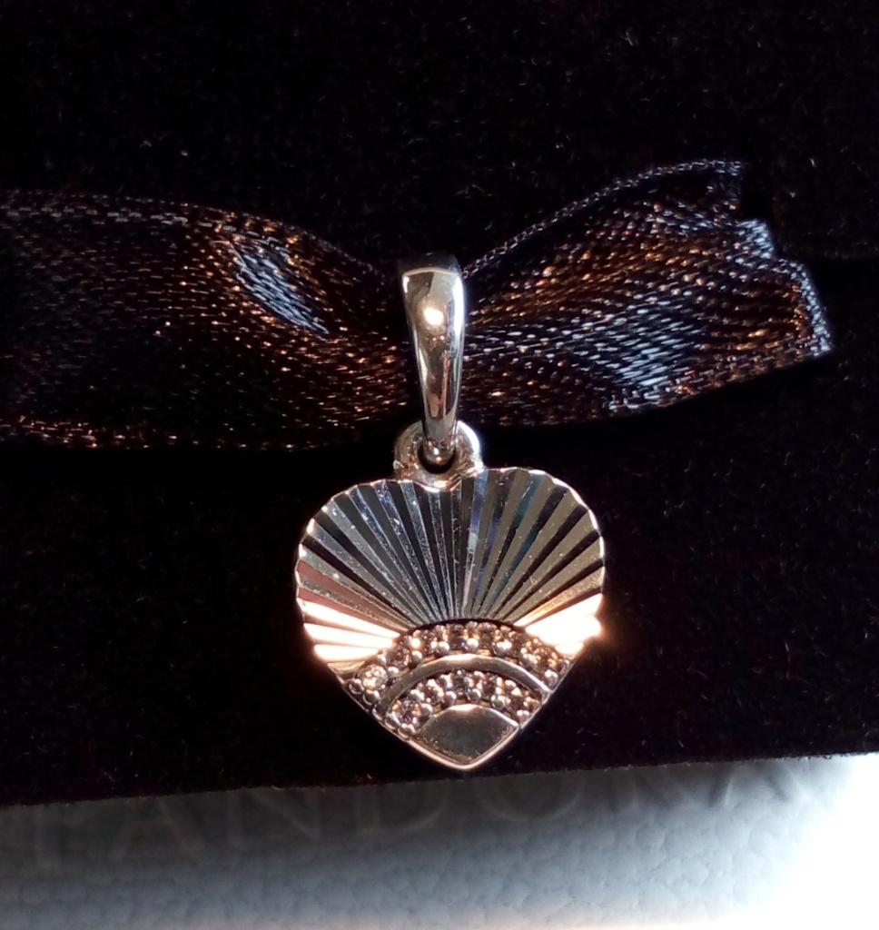 Pandora Zilveren Hartje met Zirkonia's, Pandora, Nieuw, Ophalen of Verzenden, 1 bedel