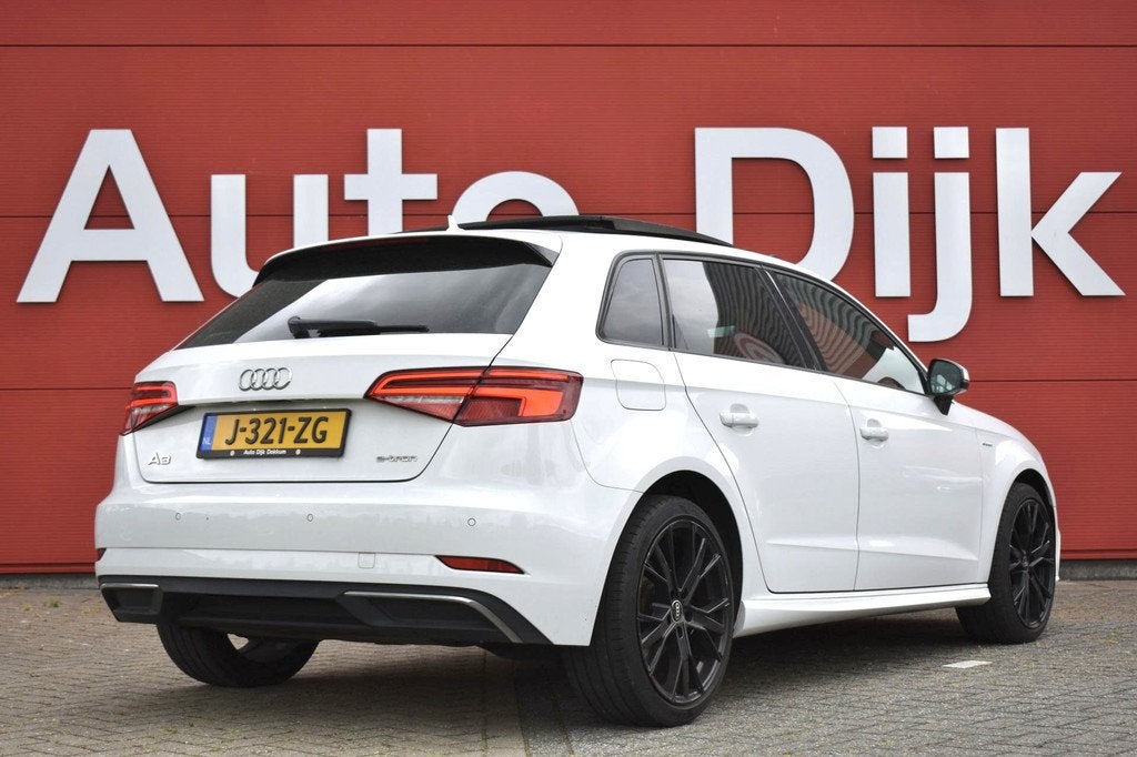 Audi A3 Sportback 1.4 e-tron Pro Line plus Pano | Navi | LED, Auto's, Stof, 4 cilinders, 150 pk, Wit