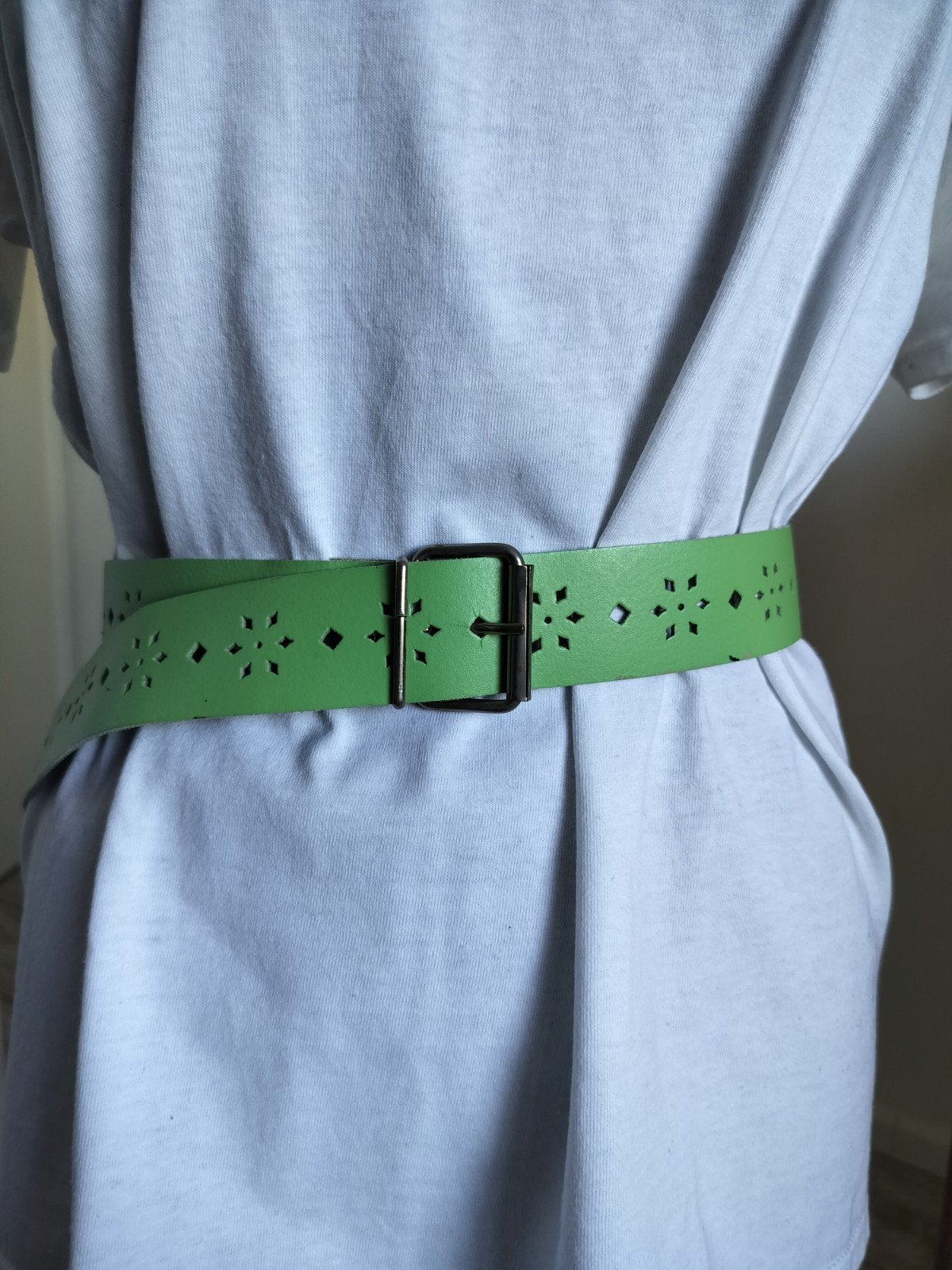 Vintage riem met bloem motief, Ophalen of Verzenden, Zo goed als nieuw, Overige kleuren