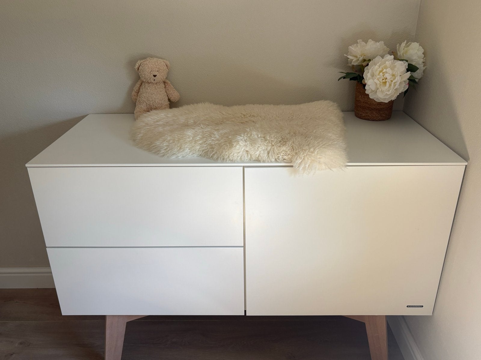 Kidsmill Commode Sixties met Eiken Poten - Uitstekende Staat, Ophalen, 50 tot 70 cm, Zo goed als nieuw, 75 tot 100 cm