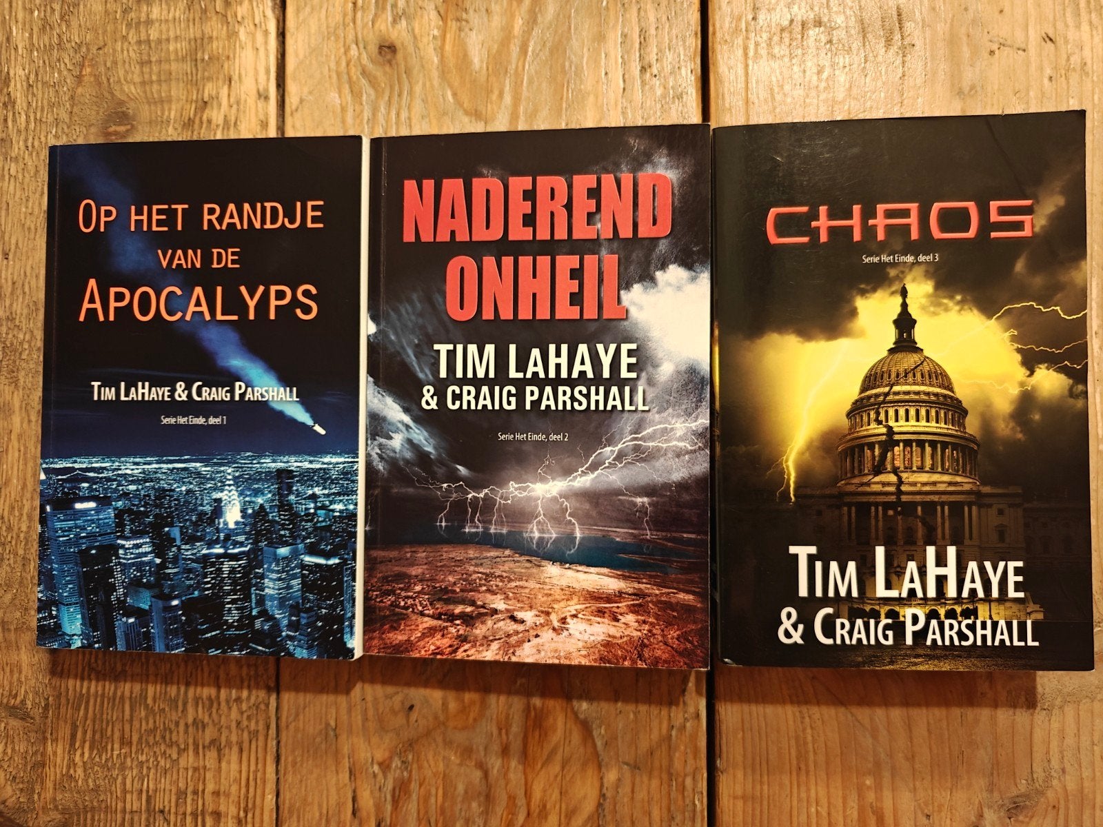 Serie: Het Einde., Boeken, Ophalen of Verzenden, Zo goed als nieuw
