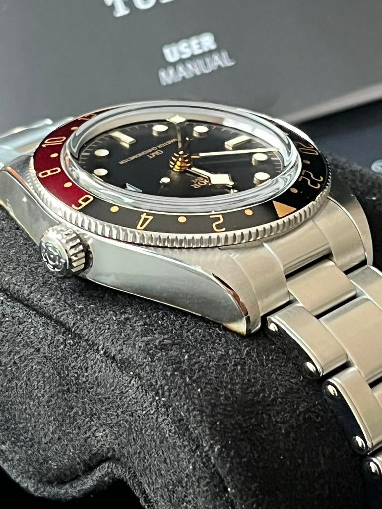 Tudor black bay GMT 39mm, Sieraden, Tassen en Uiterlijk, Horloges | Kinderen, Ophalen of Verzenden, Nieuw, Zwart, Jongen
