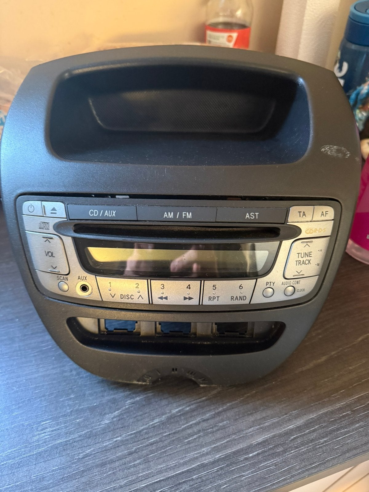 Originele auto radio van peugot 107, citroenc1 , toyota aygo, Ophalen of Verzenden, Gebruikt