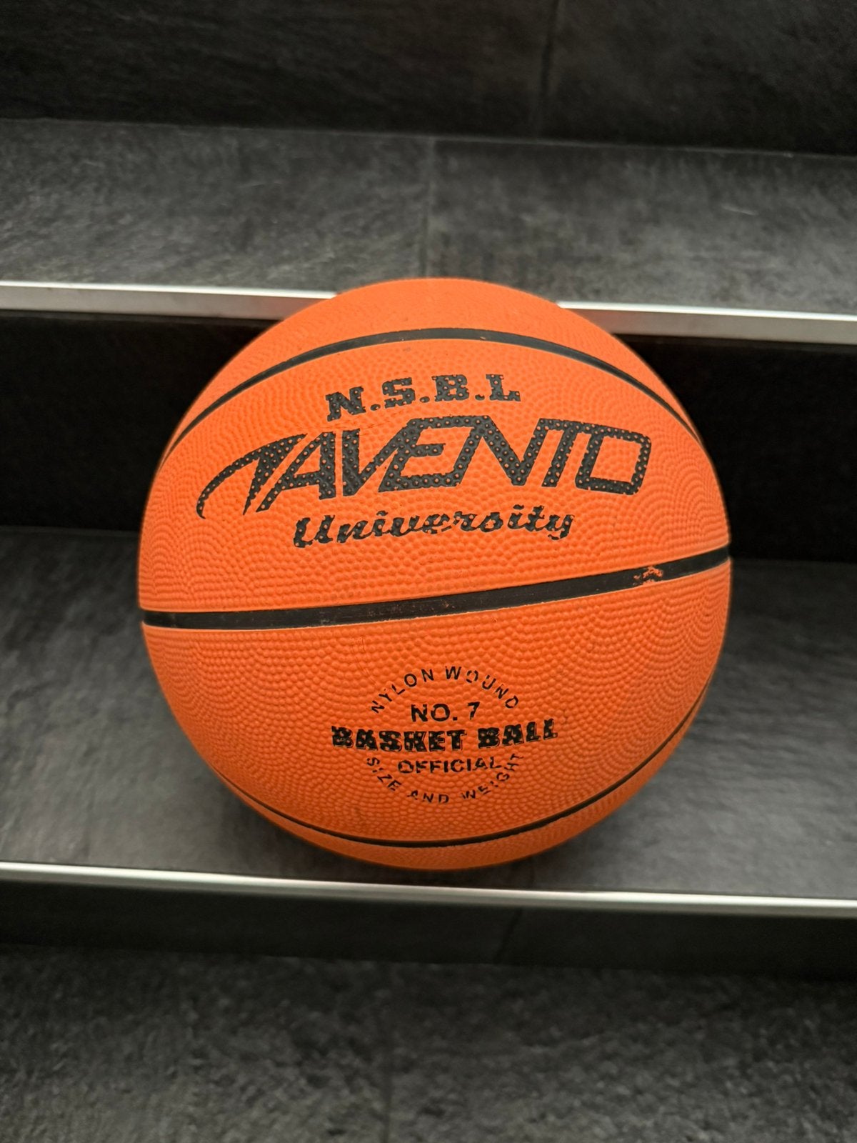 Avento Basketbal Maat 7 - University., Sport en Fitness, Basketbal, Ophalen of Verzenden, Zo goed als nieuw, Bal