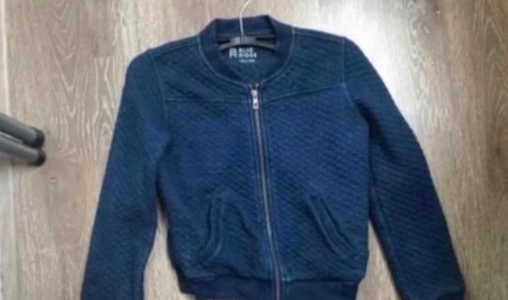 Blauw vest WE in maat 122/128, Ophalen, Gebruikt, Meisje, Trui of Vest