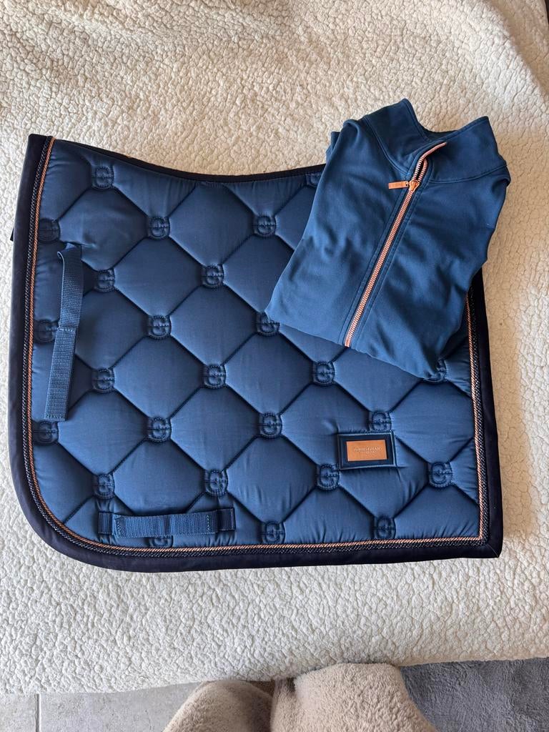 Equestrian Stockholm blauw met rose, Dressuurdekje, Equestrian Stockholm, Ophalen of Verzenden, Zo goed als nieuw
