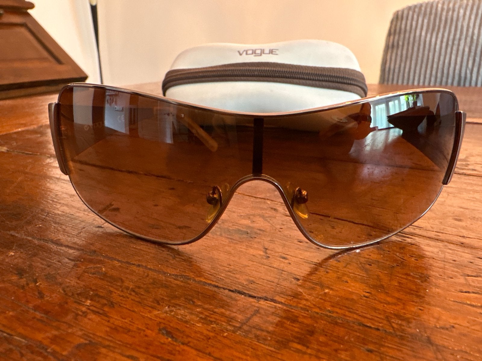 Vogue Zonnebril met Sterdetail en Bruine Glazen, Overige merken, Zonnebril, Bruin, Ophalen of Verzenden