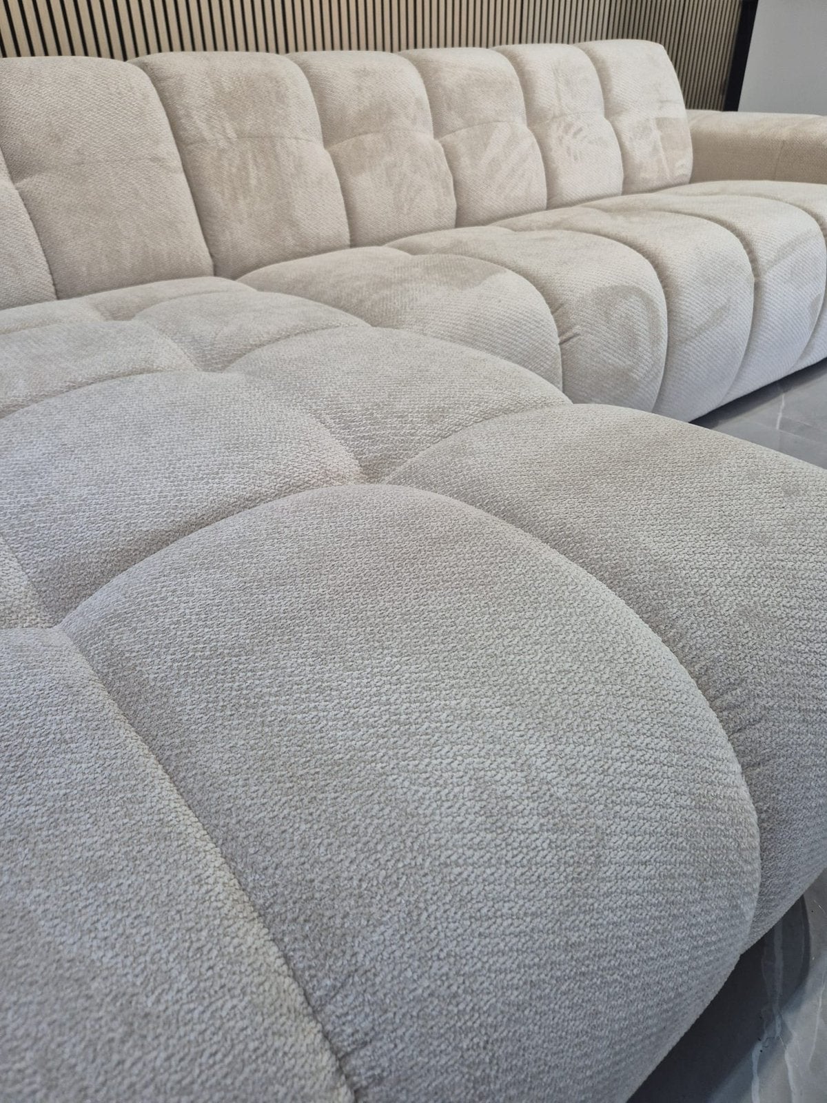 Foto 7 van Nieuwe hoekbank van 1.999,- voor 999,- 280x220cm SAMPLE SALE