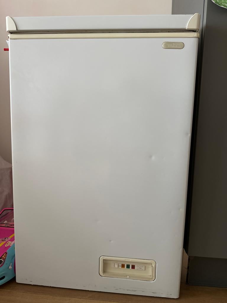 Gebruikte vriezer 142L - Werkt perfect, 100 tot 150 liter, Ophalen, Gebruikt, Met aparte vriezer