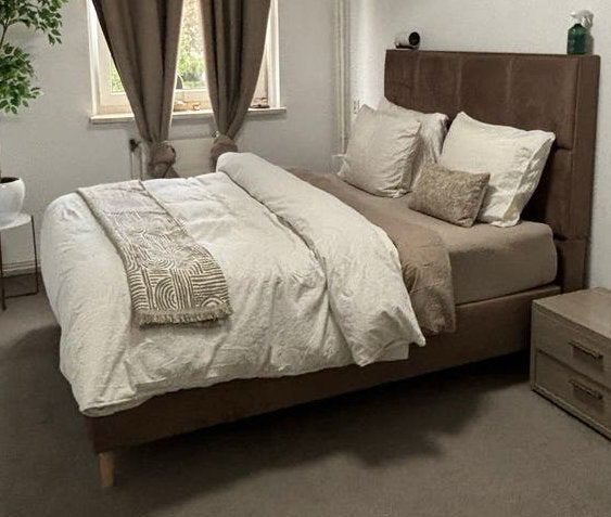 Boxspring 160x200 met Wellpur topper en hoofdbord, Ophalen, Gebruikt, Bruin, Tweepersoons