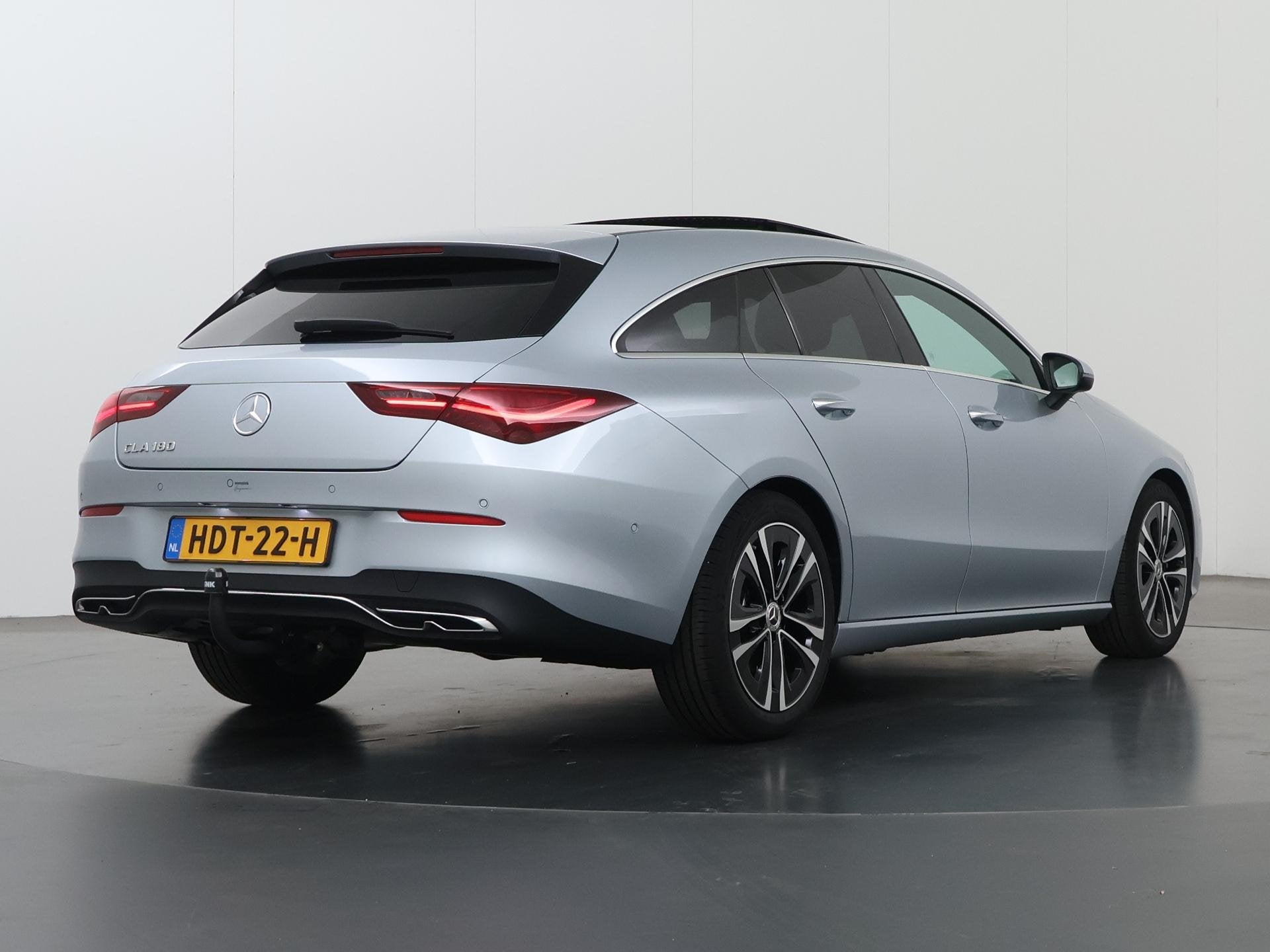 Mercedes-Benz CLA 180 Shooting Brake Star Edition Luxury lin, Auto's, 136 pk, Gebruikt, 4 cilinders, Automatische klimaatregeling