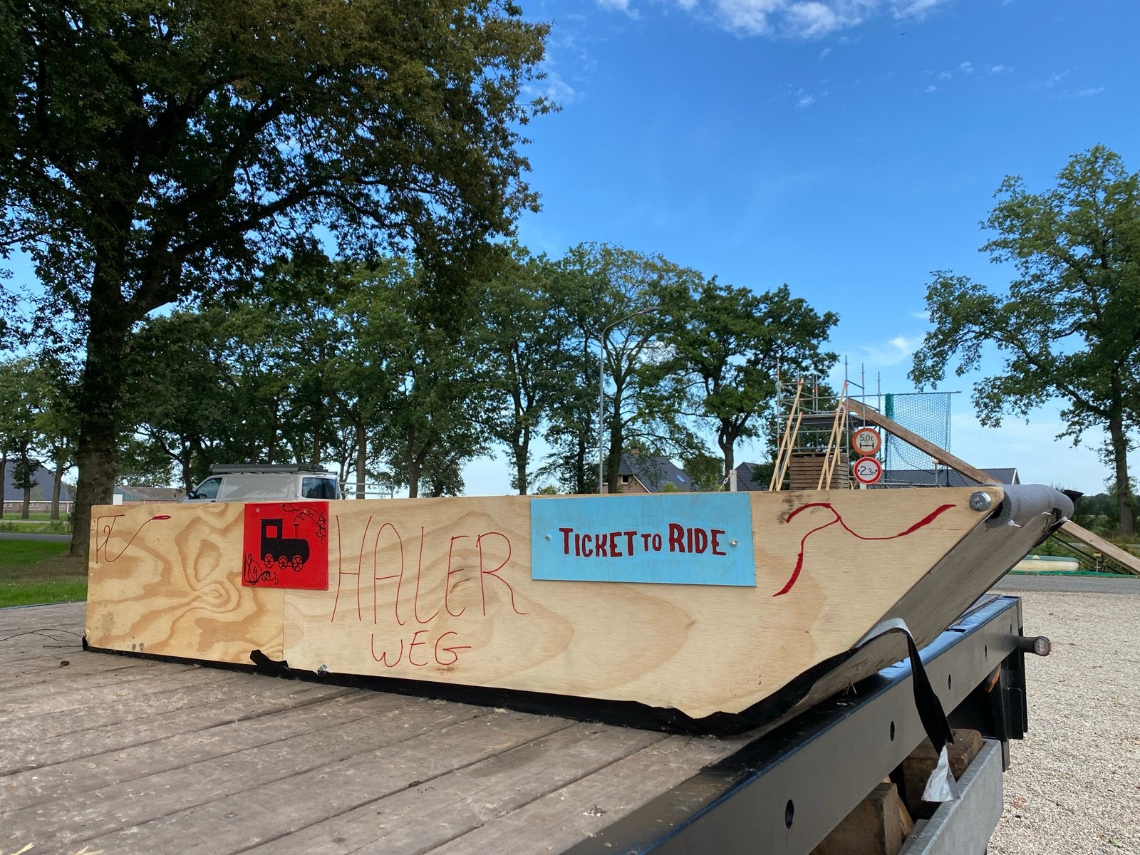 Tobbedans boten ter land ter zee en in de lucht, Ophalen, Gebruikt, Meerkleurig, Hout