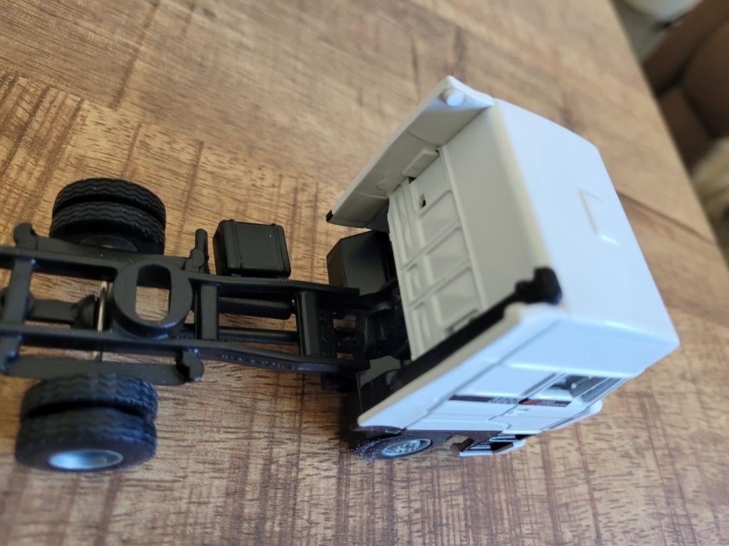 Daf truck, Hobby en Vrije tijd, Modelauto's | 1:50, Zo goed als nieuw, Bus of Vrachtwagen, Lion Toys, Ophalen of Verzenden